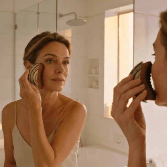 Routine anti-âge naturelle : le guide complet pour 2026 - Zylora